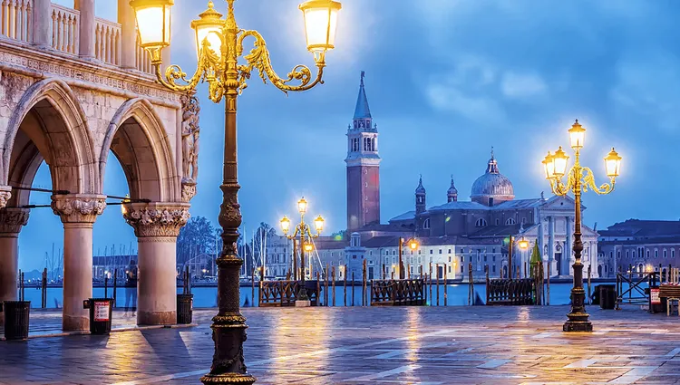 italie-po-venise-place-saint-marc-croisieurope-slider-ven-muspp-en-shutterstock.webp